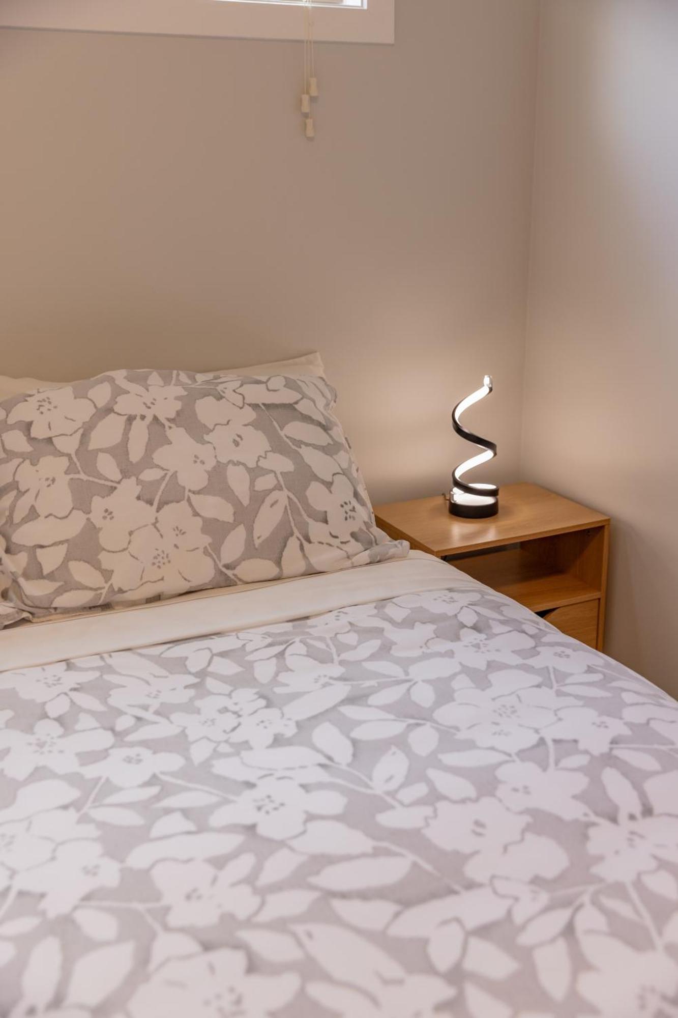 Back Garden Flat With Free On Street Parking And Fiber Wifi - 15 Mins To Ferry, Stadium, Cbd ويلينغتون المظهر الخارجي الصورة
